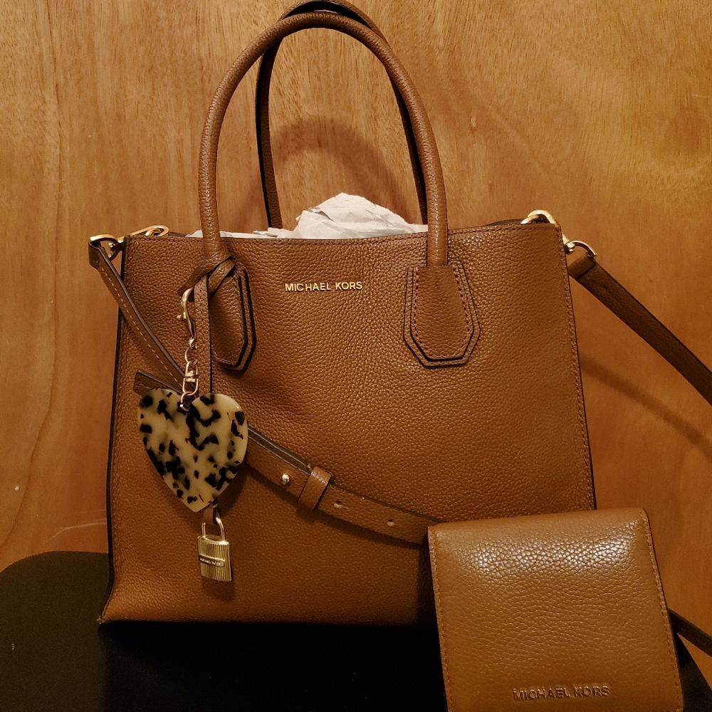 Michael Kors Purse & Matching Wallet